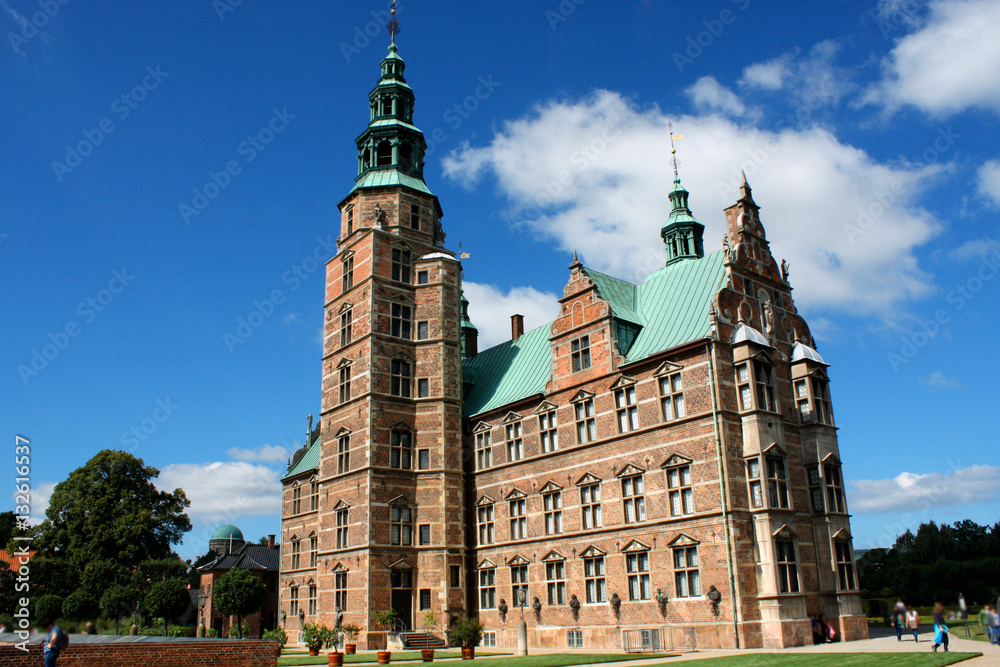 Obraz premium Beautiful Rosenborg Palace in Copenhagen, Denmark and blue sky