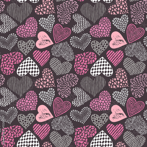Vector seamless pattern in with hand drawn sketch hearts.