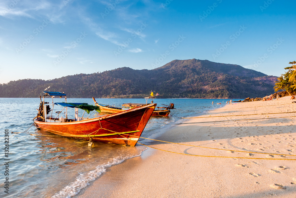 Fototapeta premium Beach on Ko Lipe island in Andaman sea, Thailand