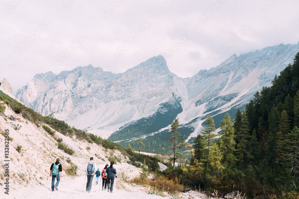 Wanderer in den Bergen, Dolomiten, Südtirol, Italien