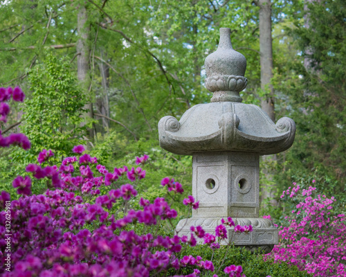 Obraz na płótnie Botanical garden with blooming Azaleas and sculpture. Sarah P. Duke gardens in North Carolina. w salonie