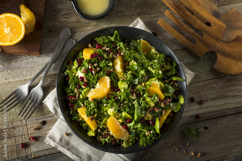 Fotografie Raw Healthy Kale Winter Salad