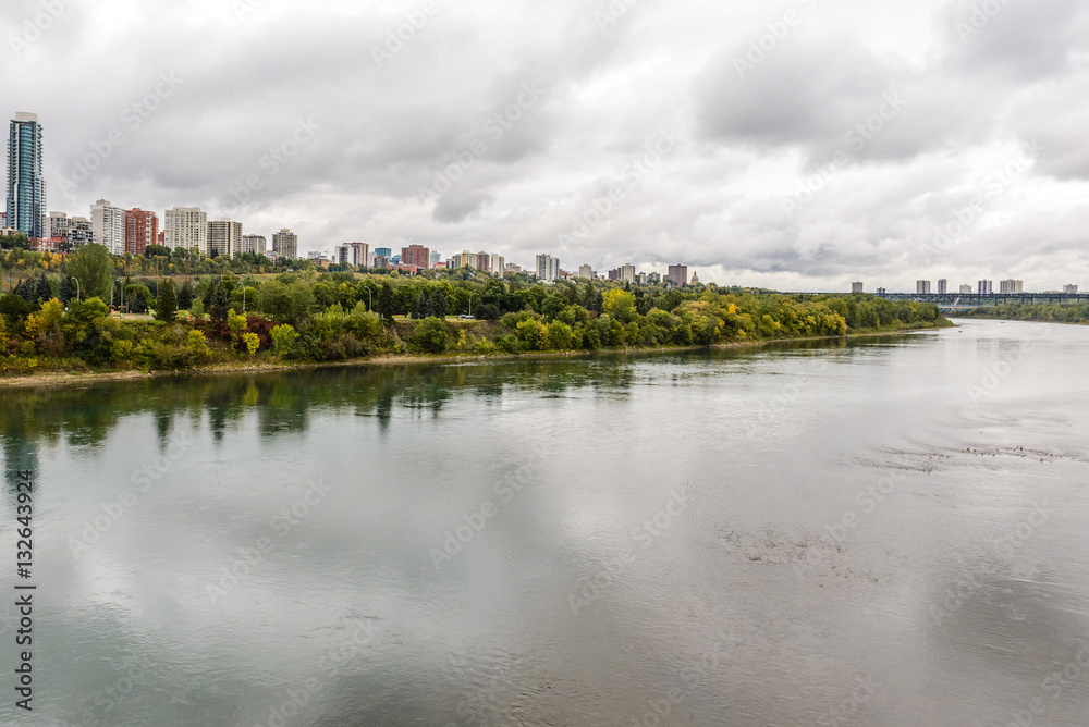 Obraz premium Edmonton from the River