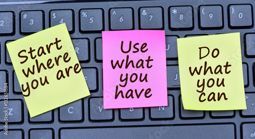 Motivational quote on notes