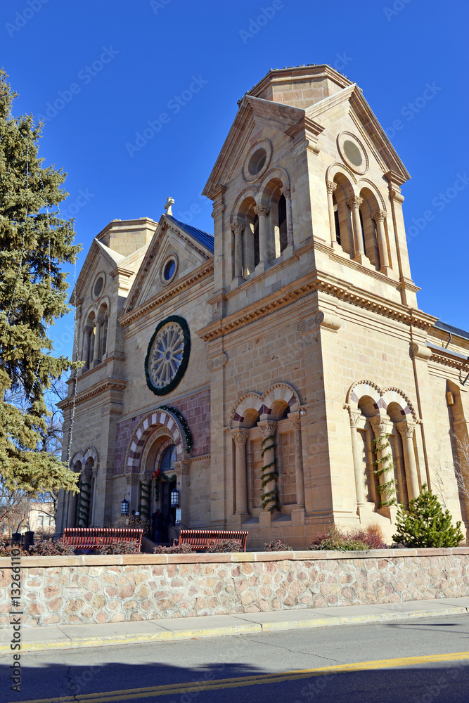 Fototapeta premium Saint Francis Cathedral also known as Cathedral Basilica of St. Francis of Assisi Santa Fe, New Mexico