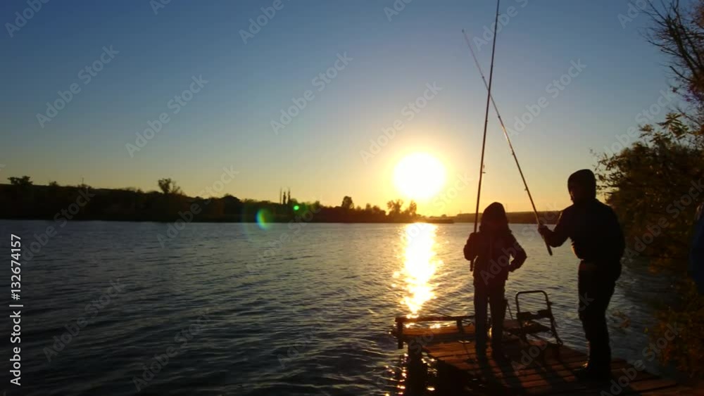 Fishermans on the river. Sunset and shining waves. Ukraine. 4K, Ultra HD video.
Fishermans on the river. Sunset and shining waves. Ukraine. 4K, Ultra HD video.