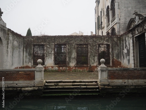 venice, patio on the canal