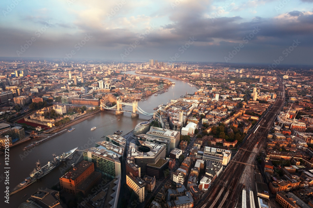 Obraz premium London aerial view with Tower Bridge in sunset time, UK