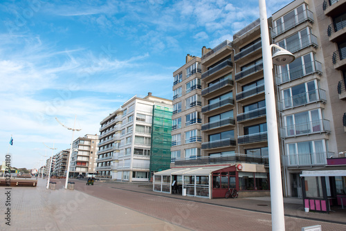 Architektur in Koksijde - Häuser an der Promenade