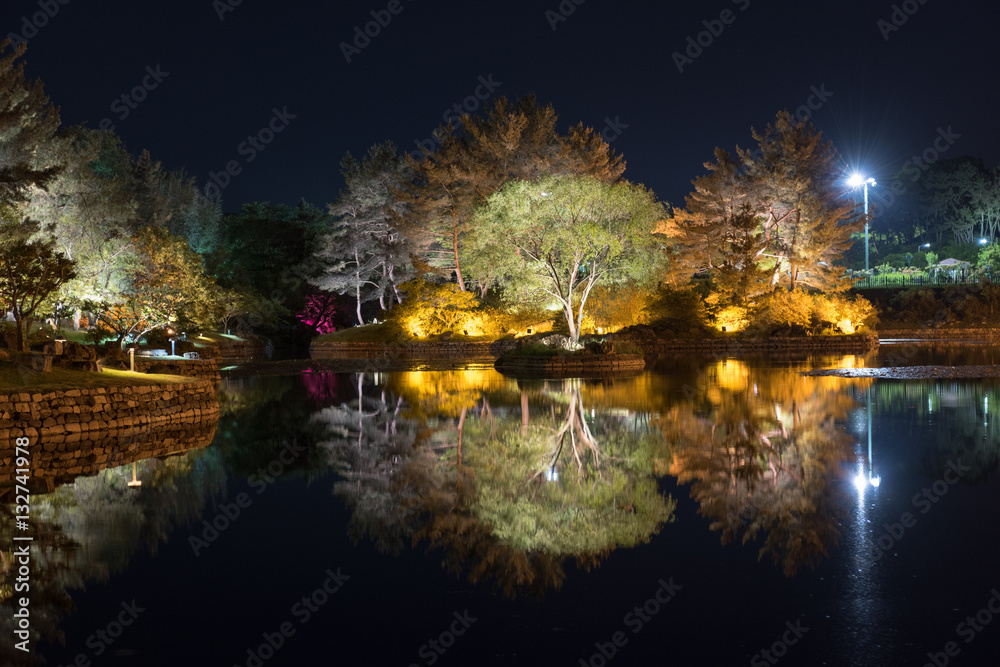 Der Wolji Pond im Donggung Palast in Gyeongju, Korea Der Wolji Pond im Donggung Palast in Gyeongju, Korea