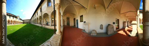 Brescia, chiostro di Santa Giulia a 360° © Maurizio Rovati