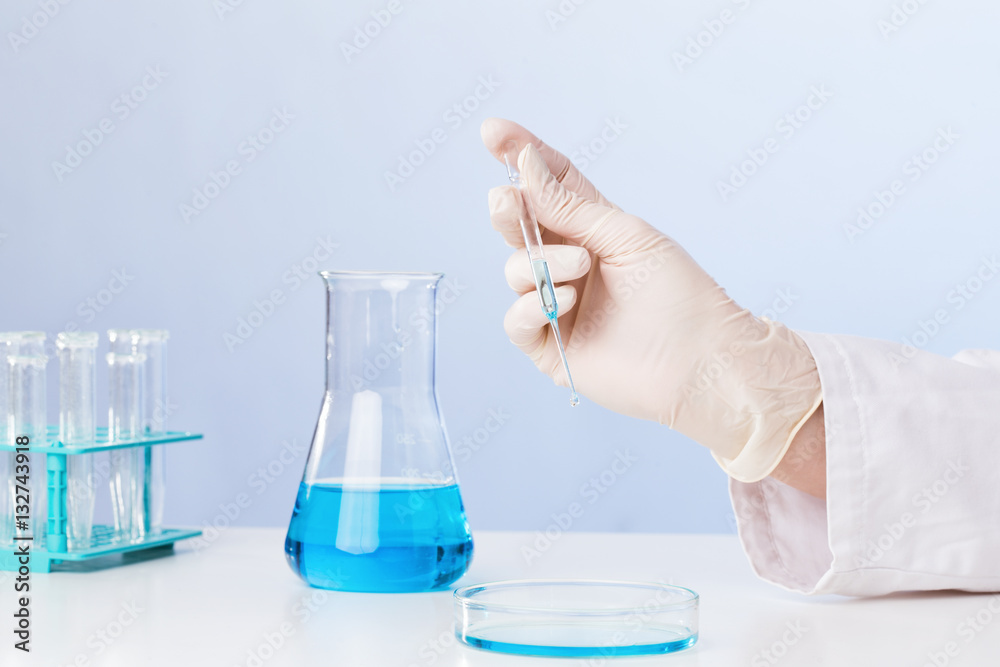 Chemical research in Petri dishes