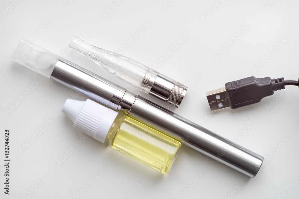 Electronic cigarette kit liquid and accessories for vaping Electronic cigarette kit liquid and accessories for vaping