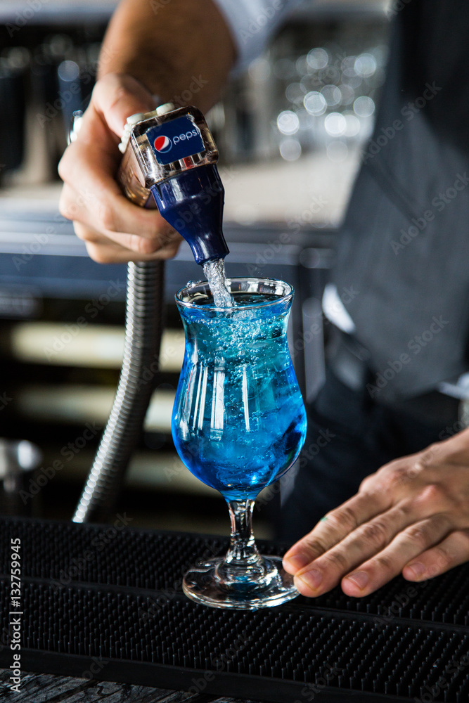 making cocktail drinks