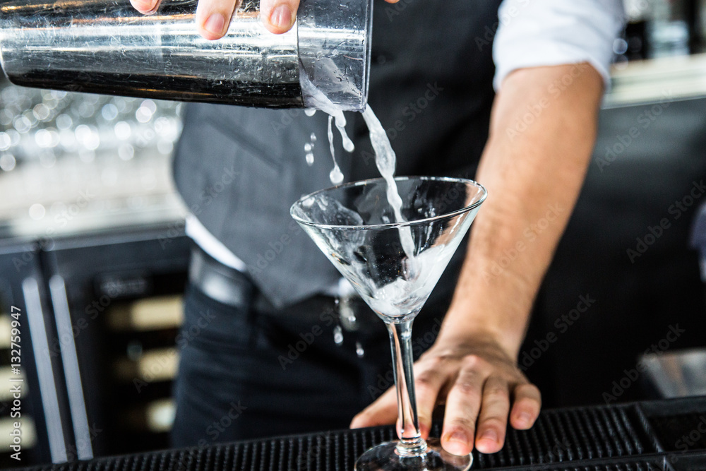 making cocktail drinks