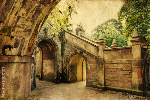 Valokuvatapetti vintage style picture of archways in Edinburgh