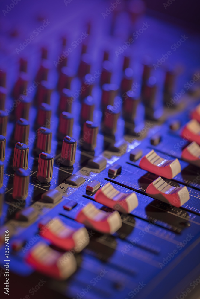 Fototapeta premium Analog Mix Table
