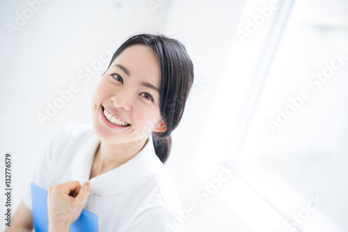 Free Download 女性看護師 - GFXLoad