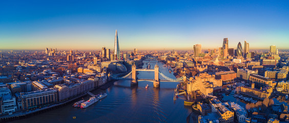Wandcirkels Londen Luchtfoto Londen en rivier Theems  © heyengel