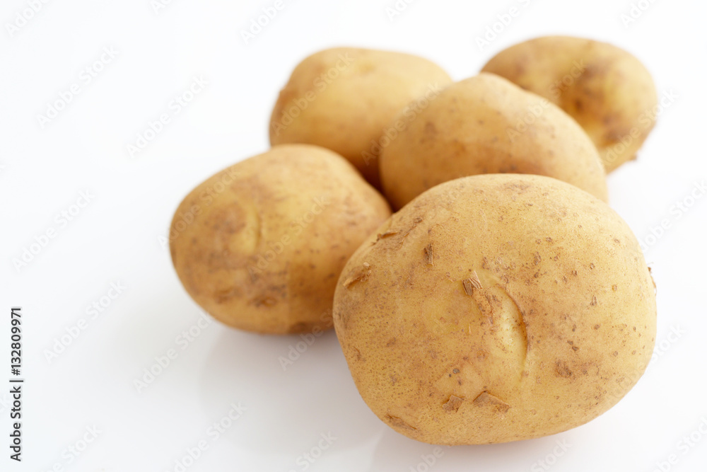 新鮮なジャガイモ