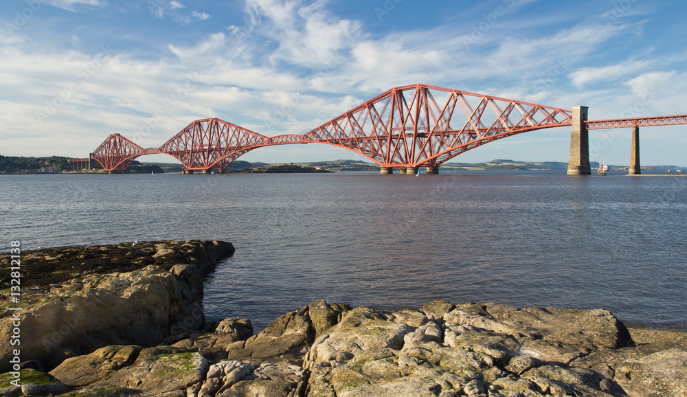 Naklejka premium Schottland, South Queensferry, Forth Railway Bridge