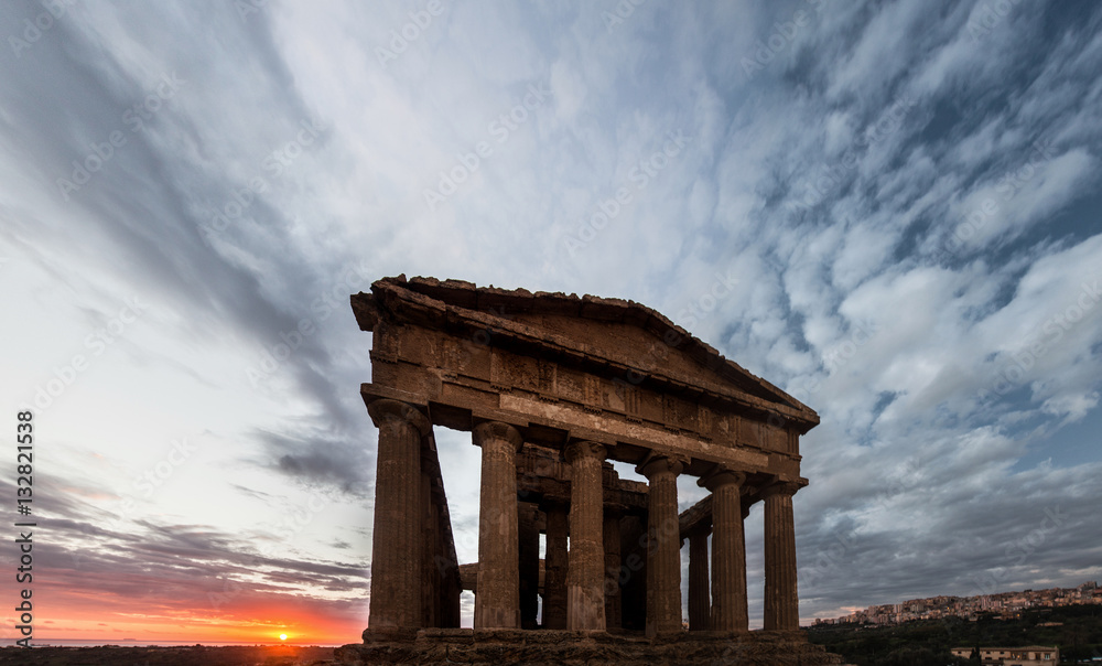 Fototapeta premium Temple - valle dei templi - Sicily, Italy