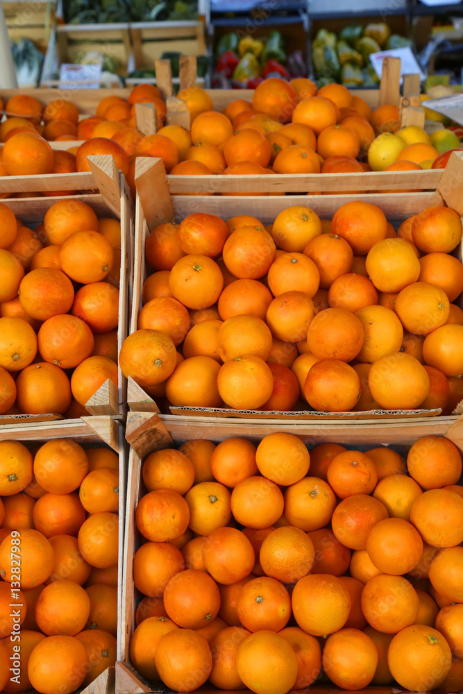 many  oranges grown with natural treatments without chemical add