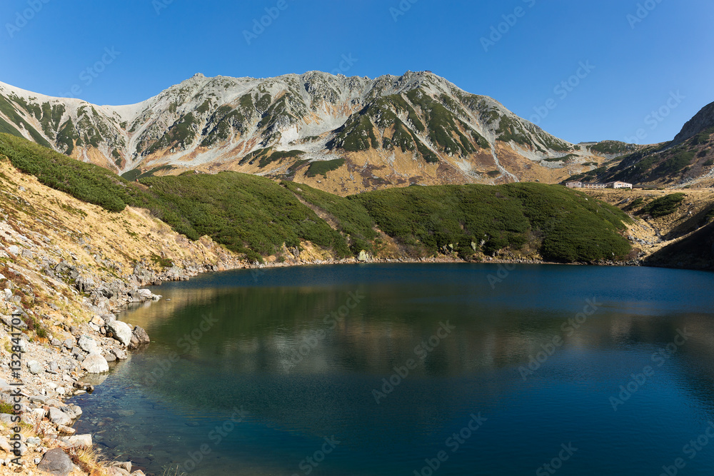 Obraz premium Mikurigaike pond and Tateyama of Japan