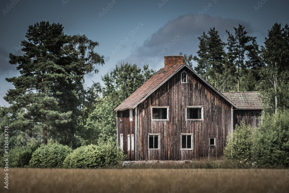 Old abandoned house in Sörbo outside Falun, Sweden