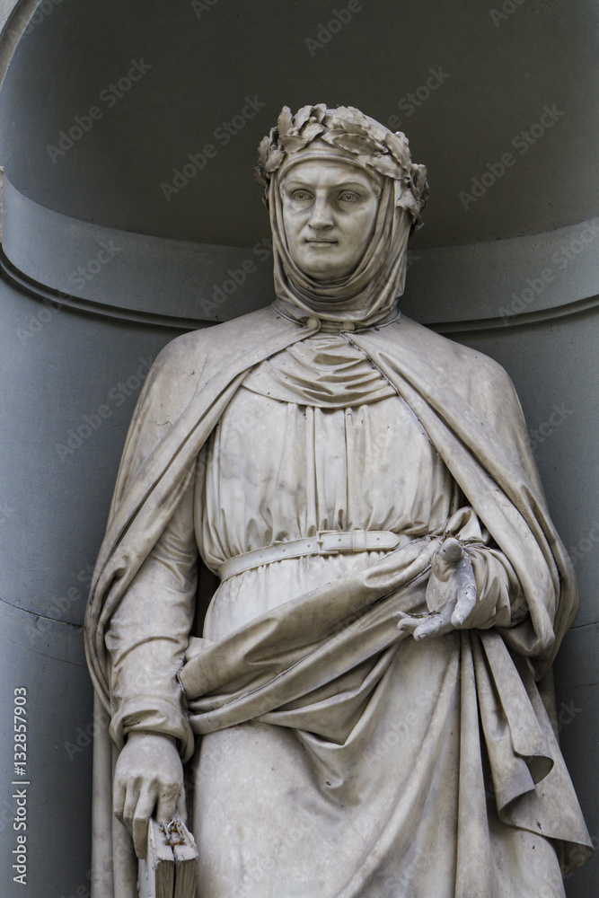 Statue of Giovanni Boccaccio in Florence