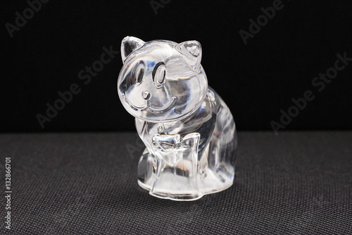 Decorative toy souvenir glass to decorate the cat.