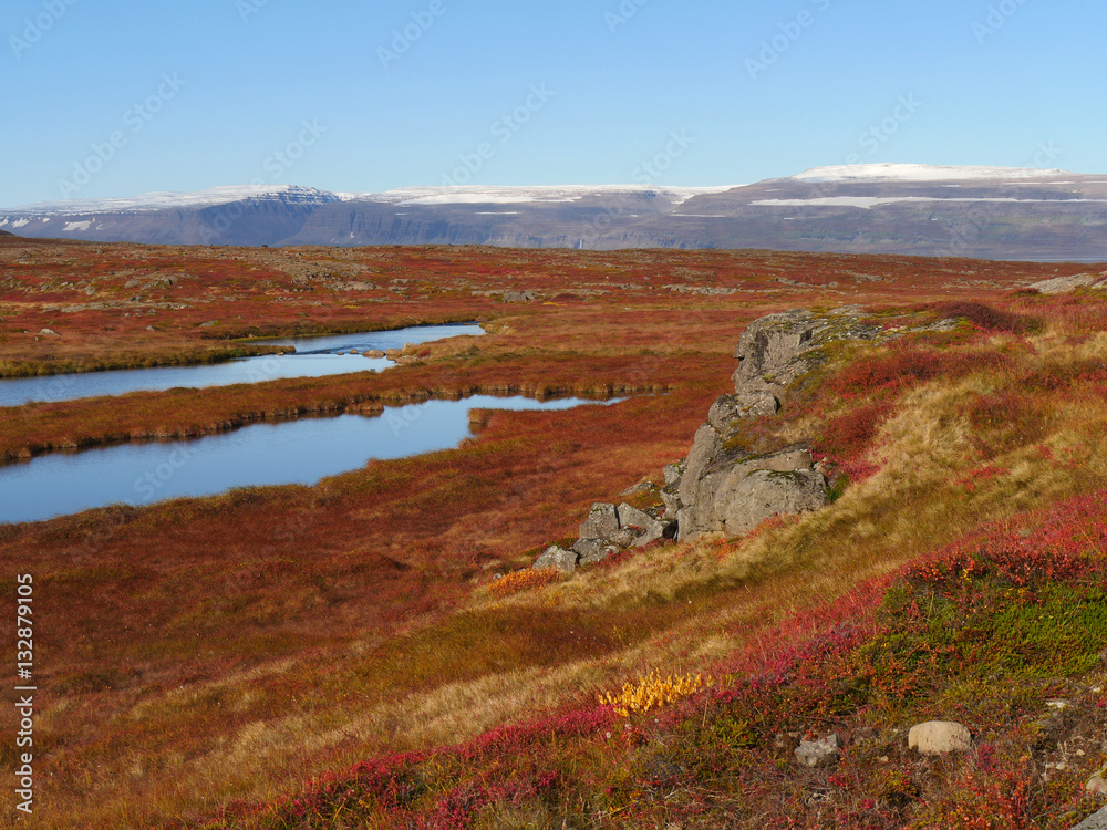 Herbstlandschaft in den Westfjorden von Island