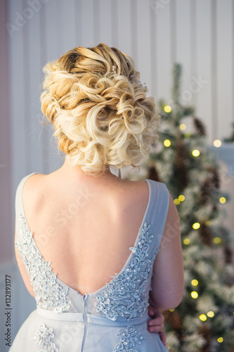 hair styling  bare back