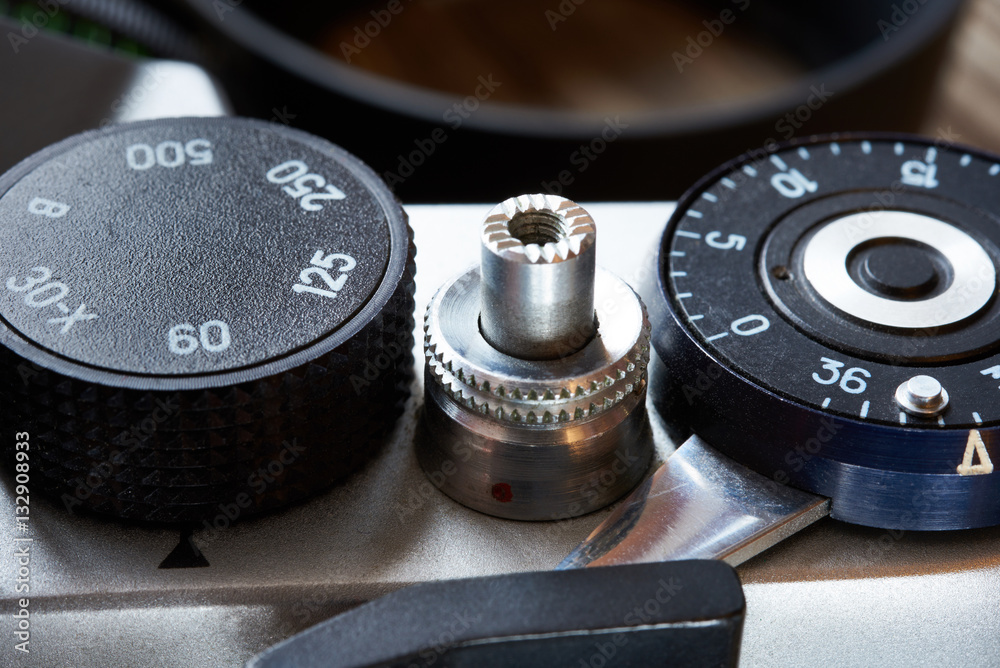 Control dial shutter speed and frame counter on SLR camera Stock-Foto |  Adobe Stock