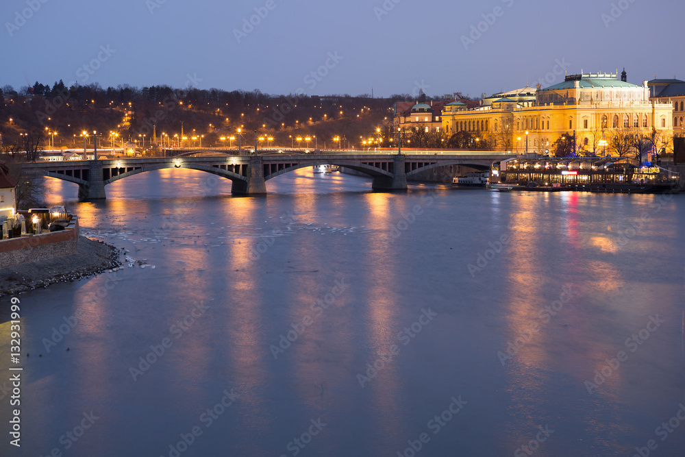 Ночная Прага. Мост.