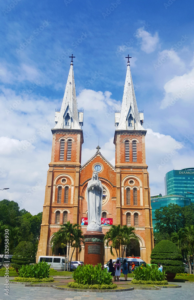 Fototapeta premium Notre Dame Cathedral Nhà Thờ Đức Bà Saigon