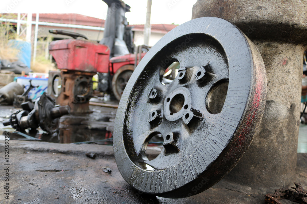 Old diesel engine and spare parts. 