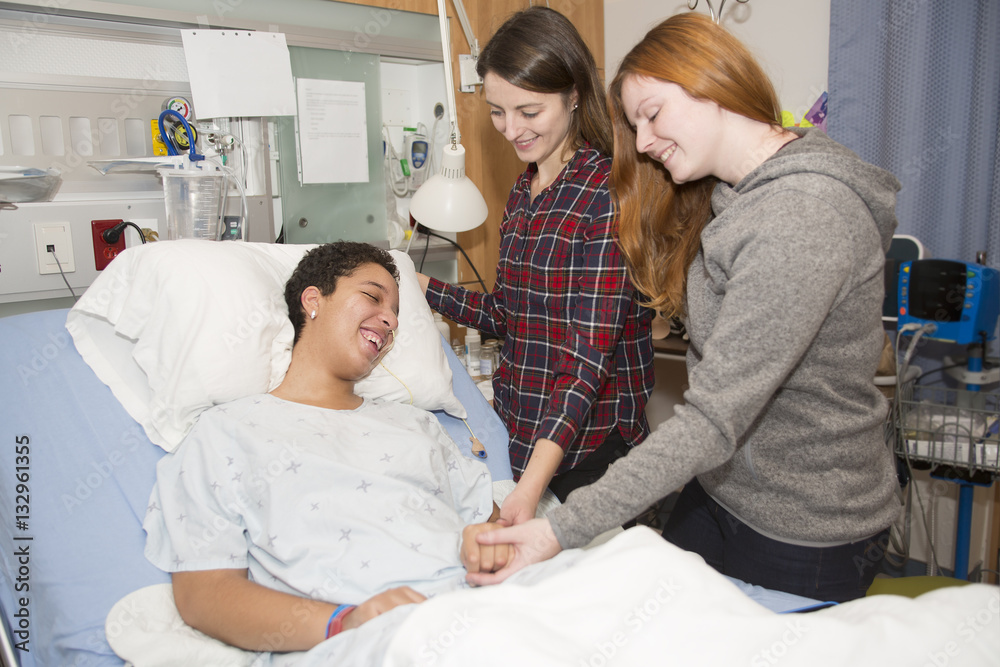 Obraz premium Sick patient lying on bed in hospital for medical background