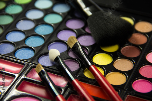 Eyeshadow Palette. Decorative cosmetics. Makeup brushes