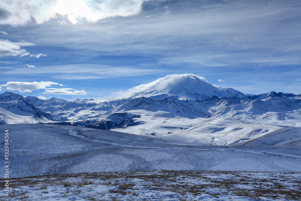 Obraz premium Movement of the clouds on the mountains Elbrus, Northern Caucasu