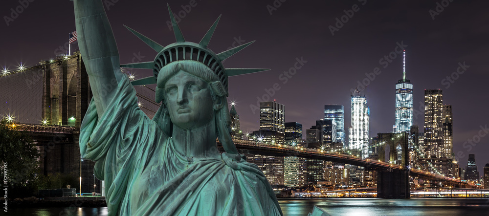 Fototapeta premium New York mir der Freiheitsstatur
