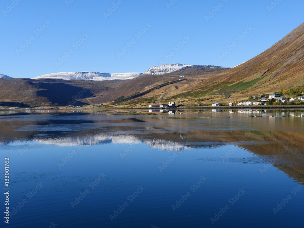 Ísafjörður am Skutulsfjörður in den Westfjorden von Island