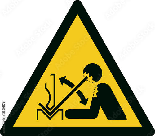 ISO 7010 W032 Warning; Rapid movement of workpiece in press brake