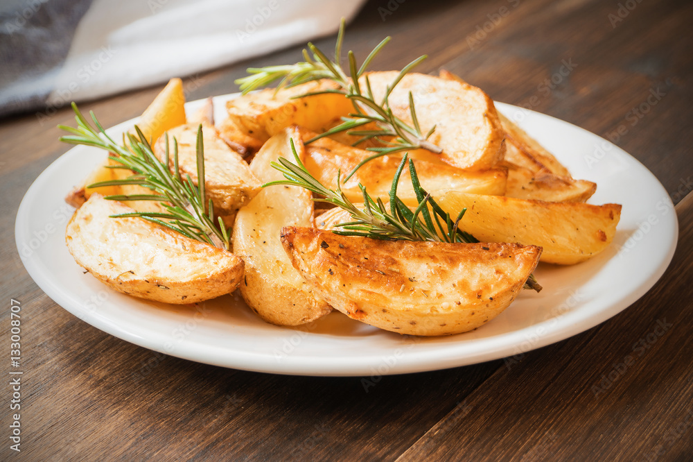 Roasted rosemary garlic potato wedges Roasted rosemary garlic potato wedges