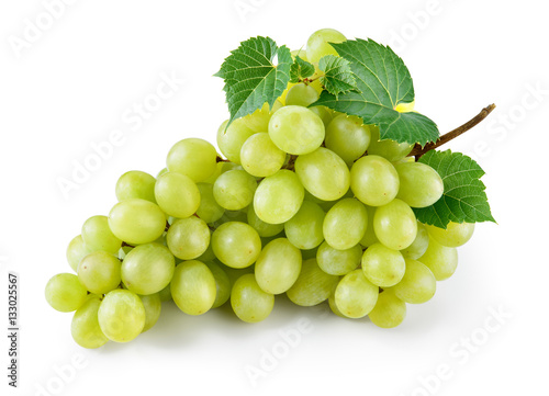 Fototapet Green grape with leaves isolated on white. With clipping path. F
