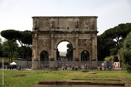  Triumphal arch of Emperor Konstantin
