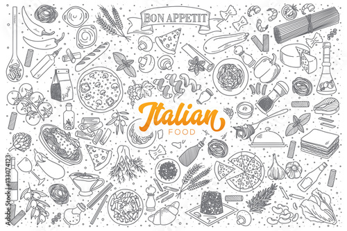 Fototapeta Ręcznie rysowane zestaw gryzmoły włoskie jedzenie z pomarańczowym napisem w wektorze