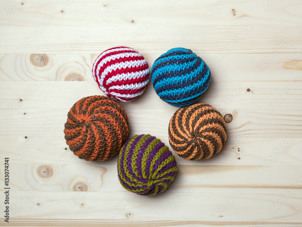 Obraz premium colored knitted round juggling ball