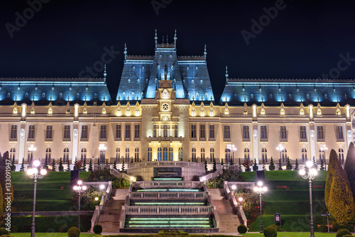 Quadro su tela The Palace of Culture edifice in Iasi, Romania