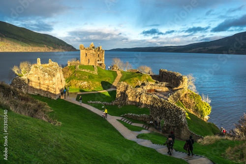 Obraz na plátně Urquhart Castle and Loch Ness